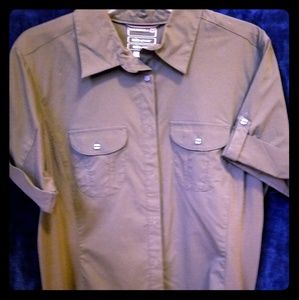 Merrell Women's button down shirt with rear pocket